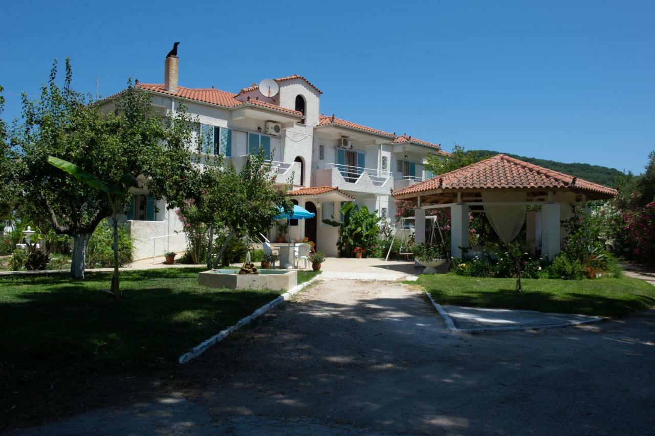 אליקאנאס Hotel Villa Mantalena מראה חיצוני תמונה