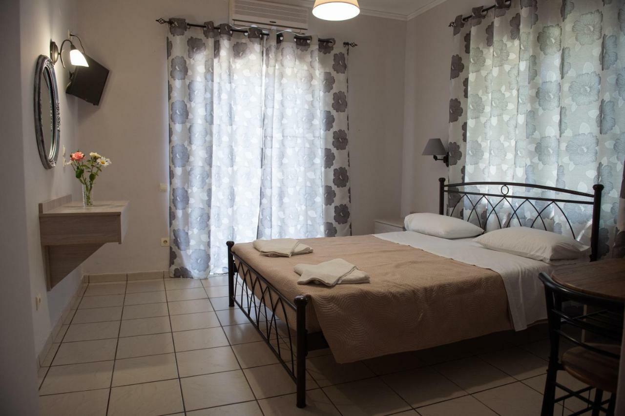 אליקאנאס Hotel Villa Mantalena מראה חיצוני תמונה
