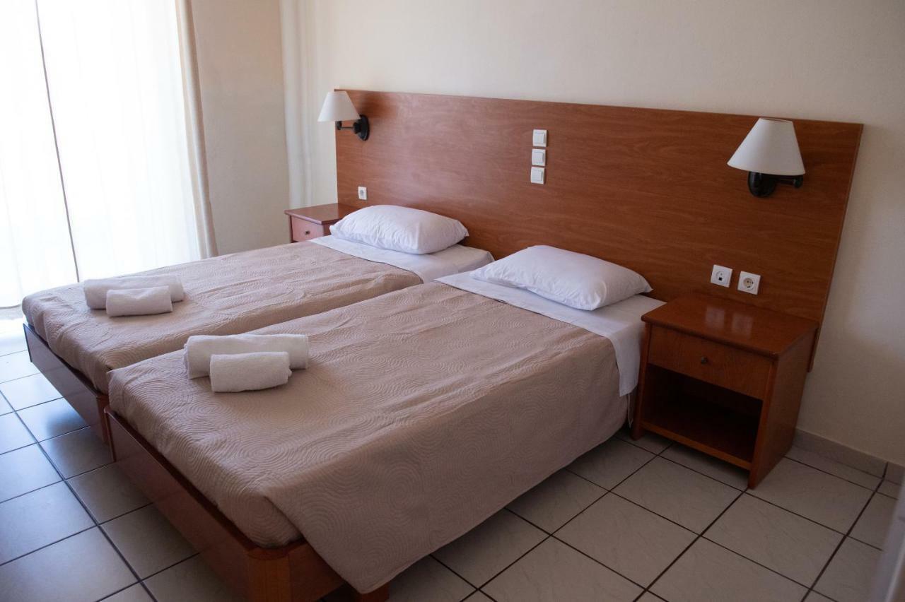 אליקאנאס Hotel Villa Mantalena מראה חיצוני תמונה
