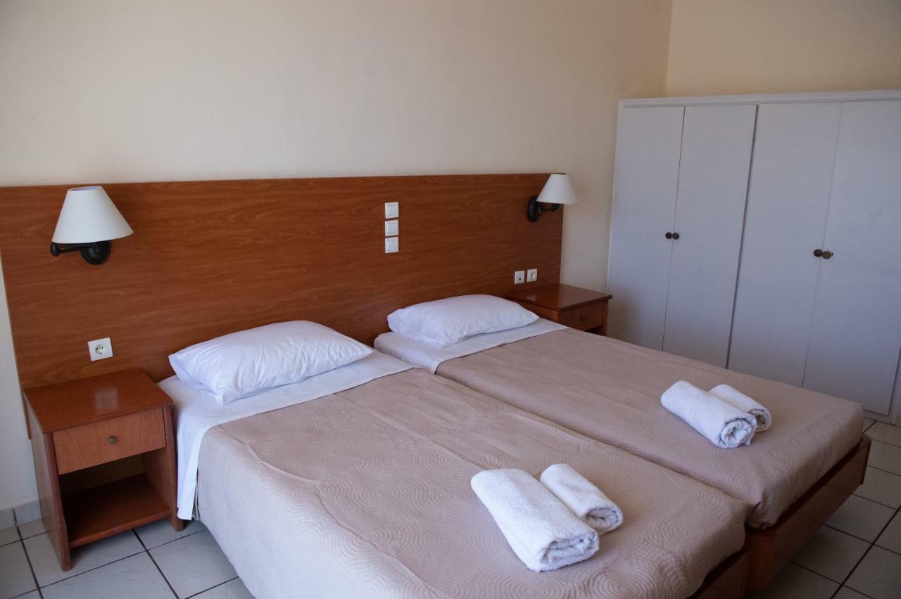 אליקאנאס Hotel Villa Mantalena מראה חיצוני תמונה